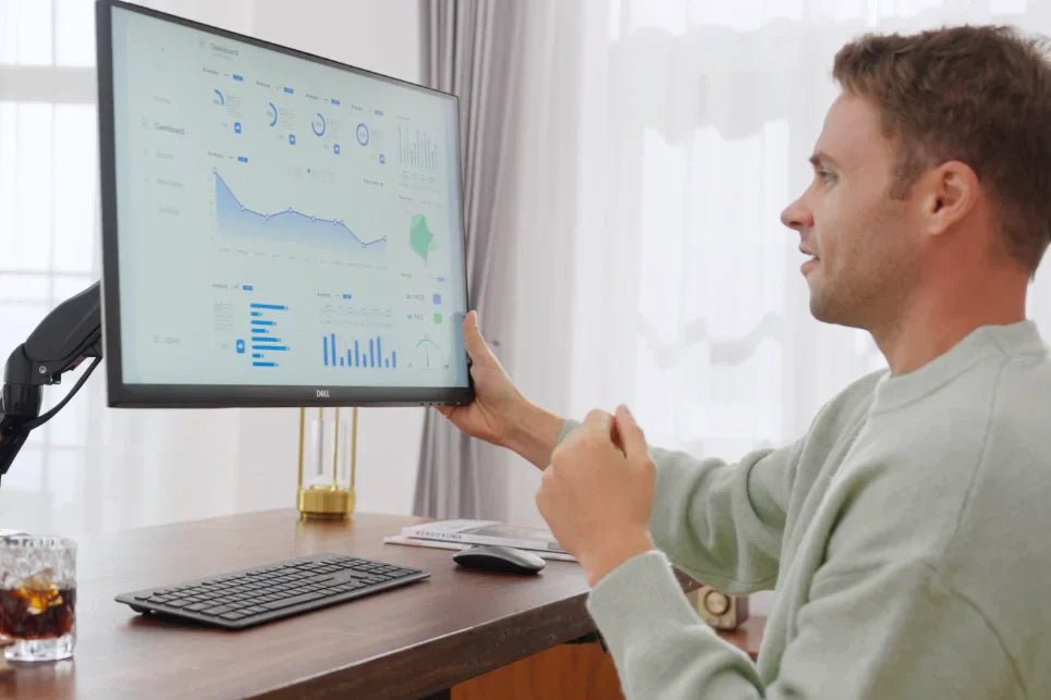 Standing Desks for Gamers: Level Up Your Gaming Experience - HUANUO