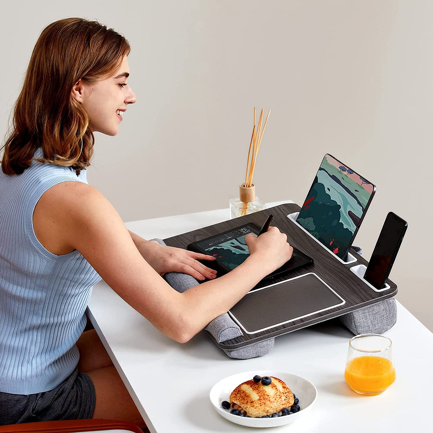 Lap Desk With Mouse Pad  (Black Wood Grain)
